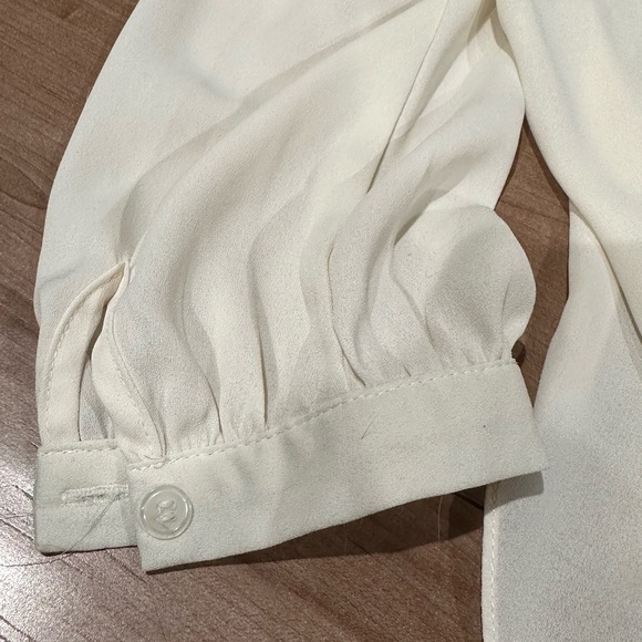 High low button blouse - Picture 8 of 8